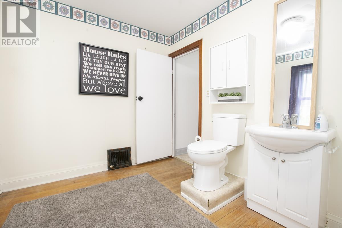 458 North ST - Image 30