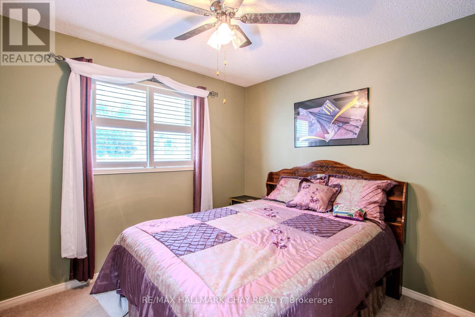 94 SANDRINGHAM DRIVE - 17
