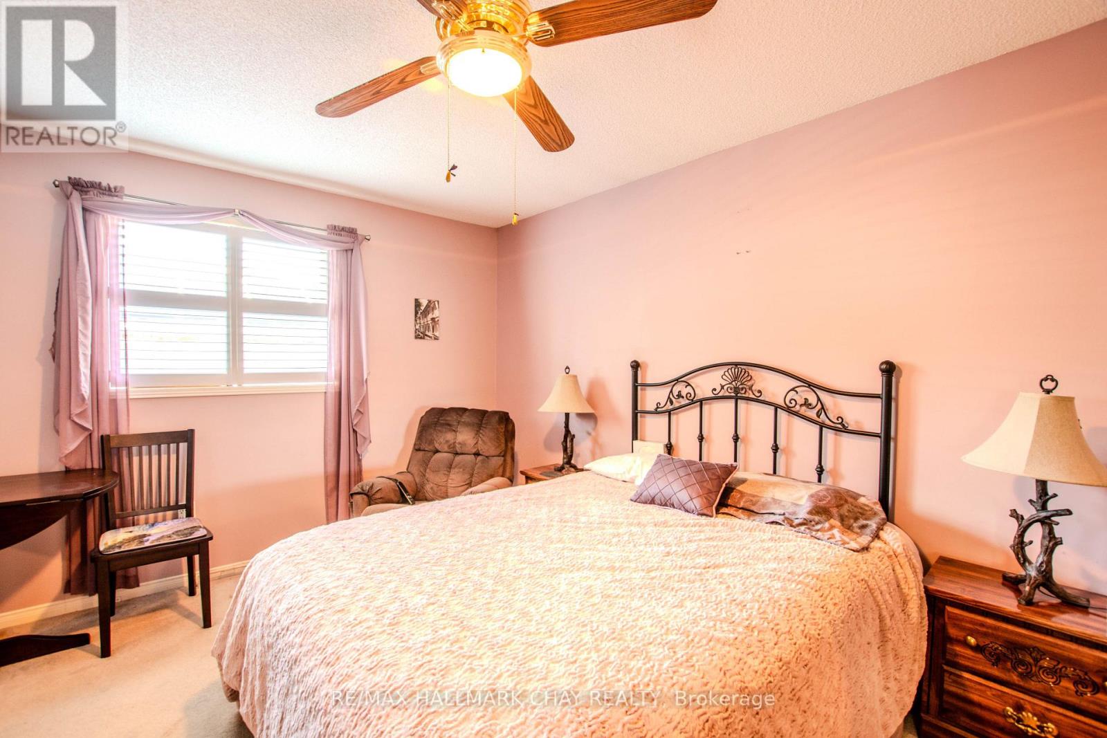 94 SANDRINGHAM DRIVE - 20