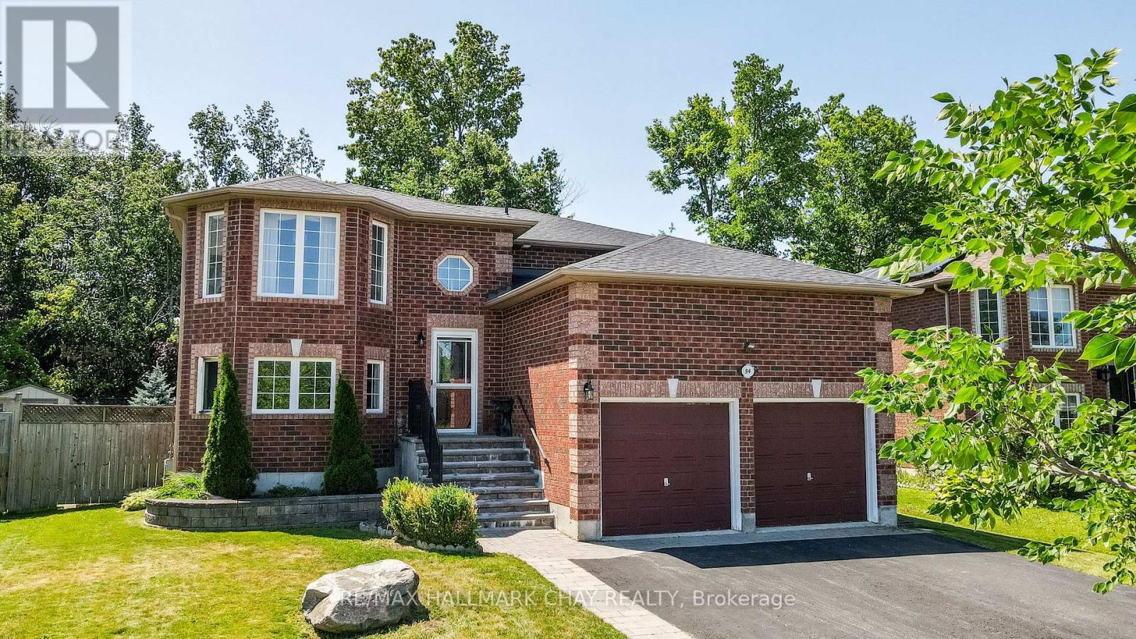 94 SANDRINGHAM DRIVE - 3