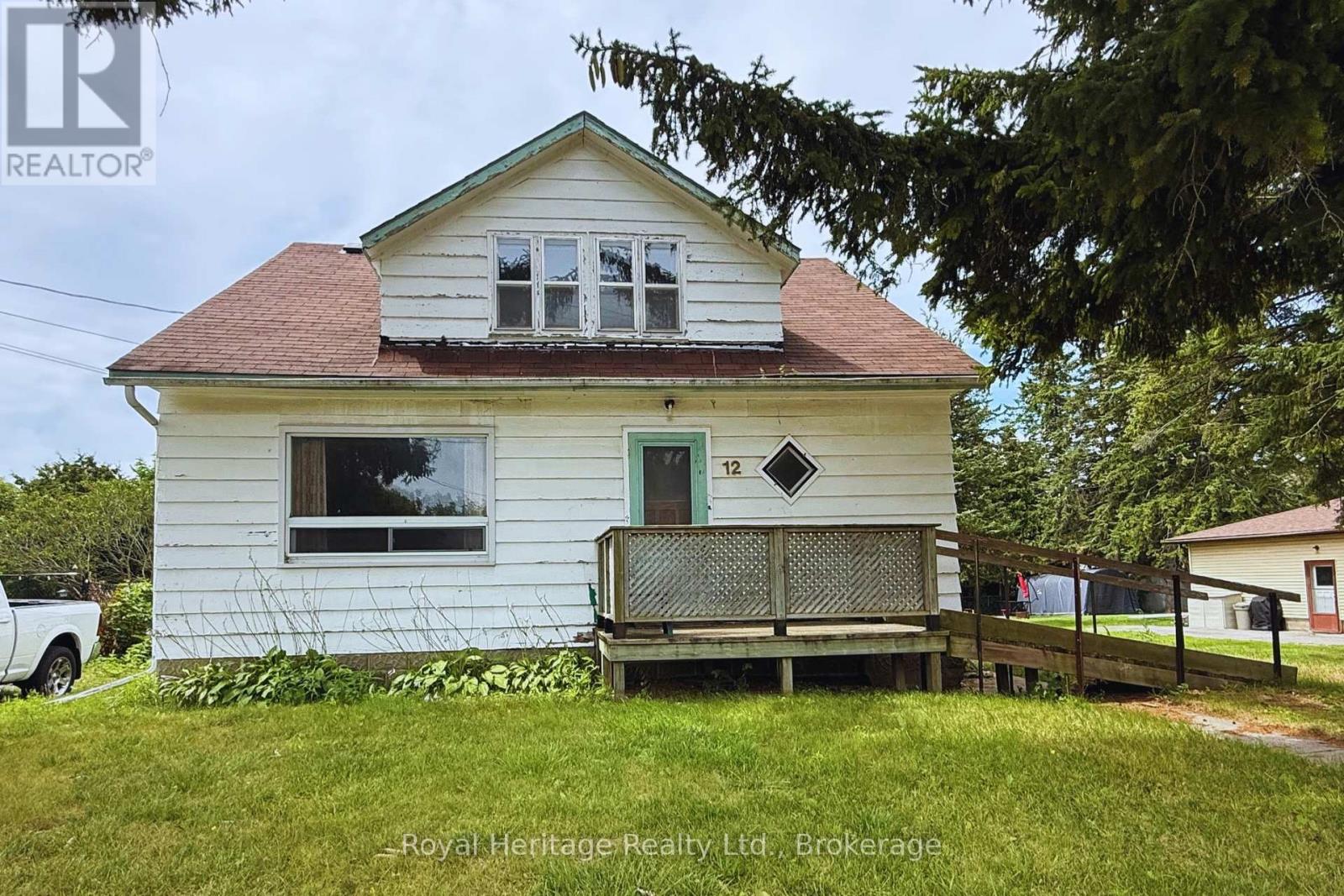 12 DUFFERIN STREET - 1