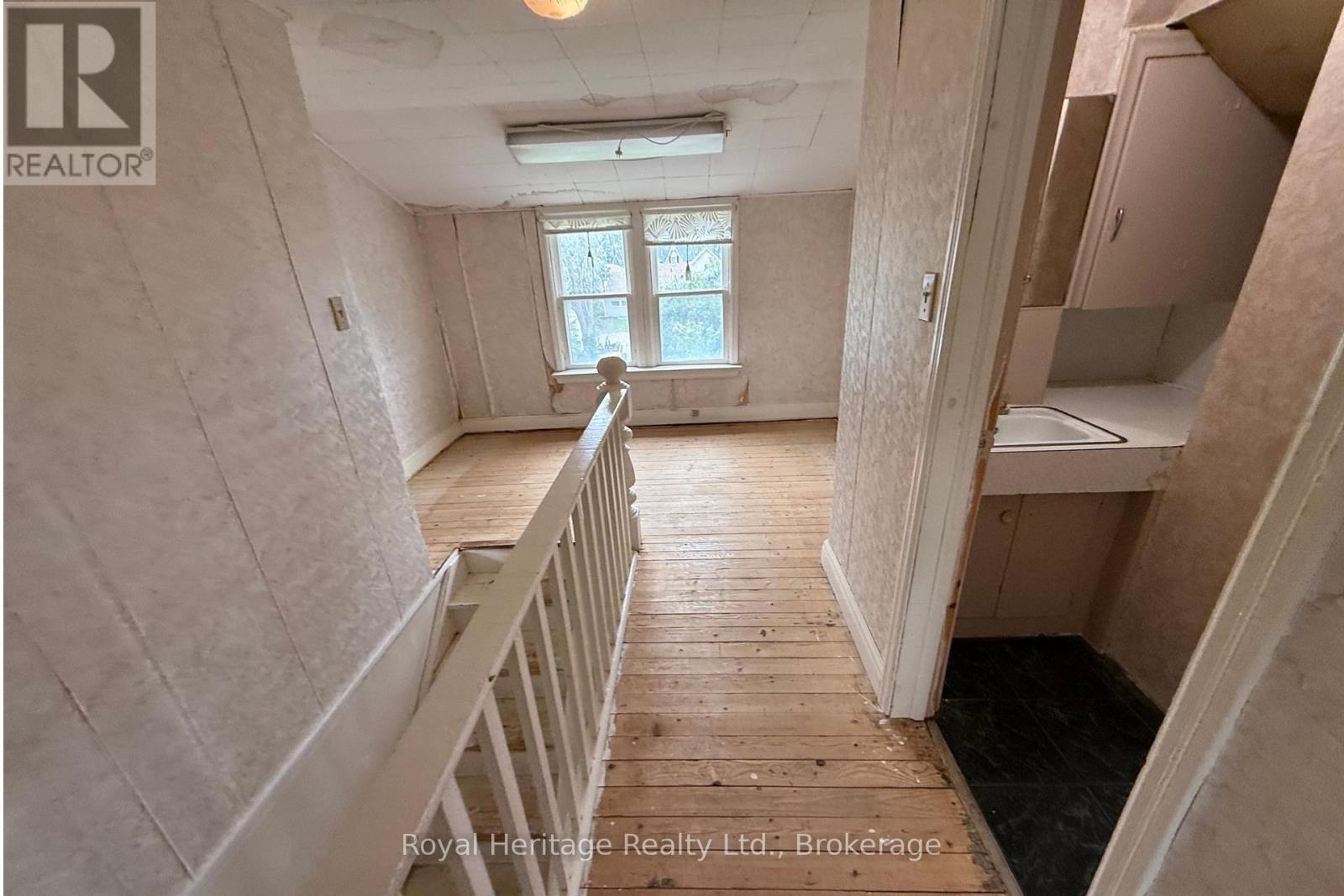 12 DUFFERIN STREET - Image 17