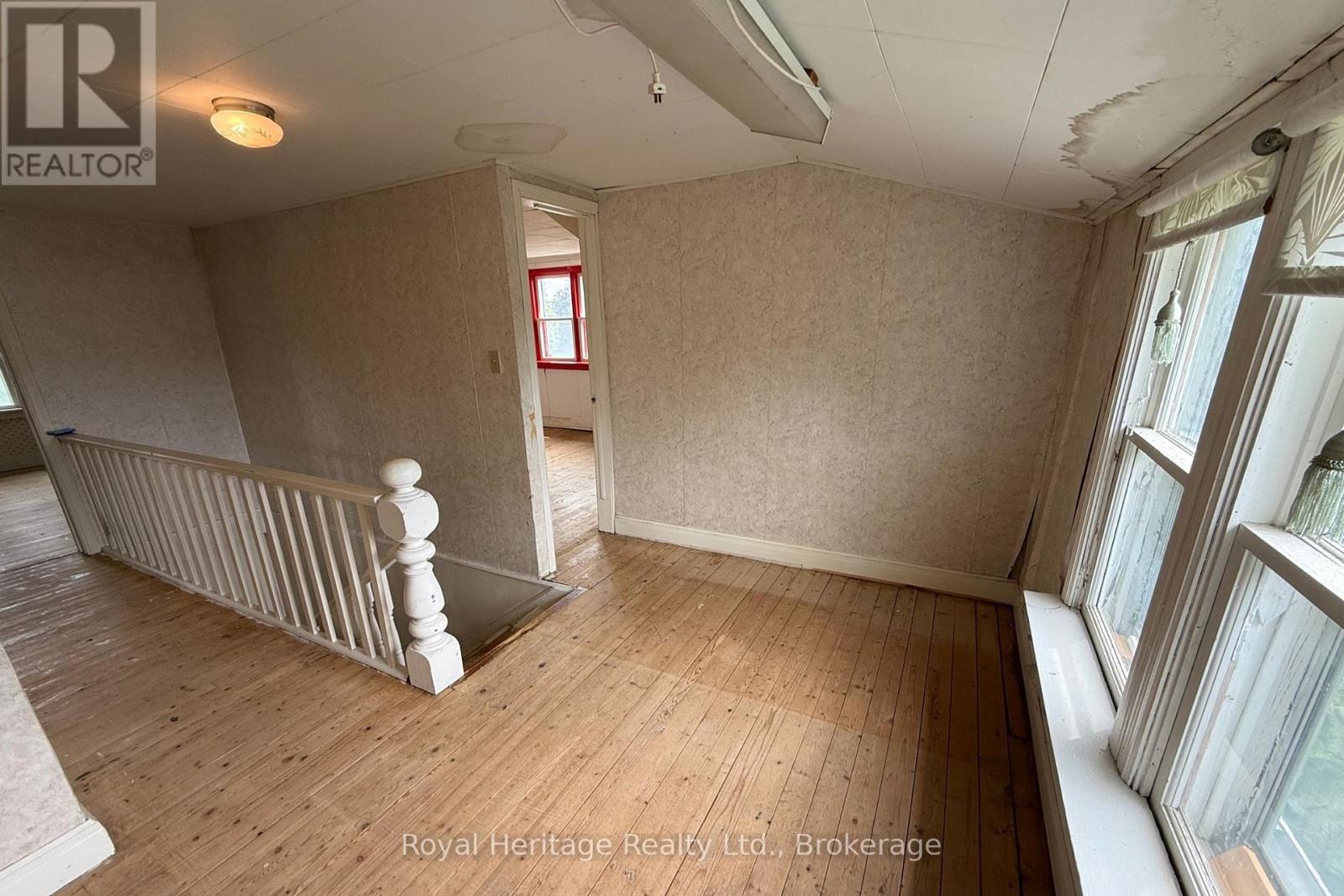 12 DUFFERIN STREET - Image 18