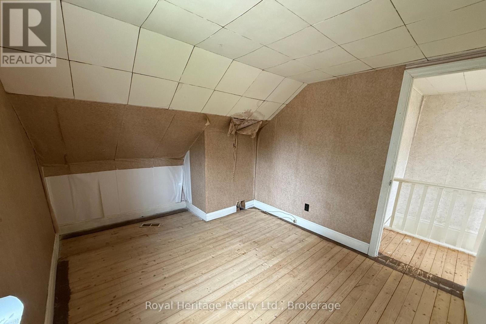 12 DUFFERIN STREET - Image 27