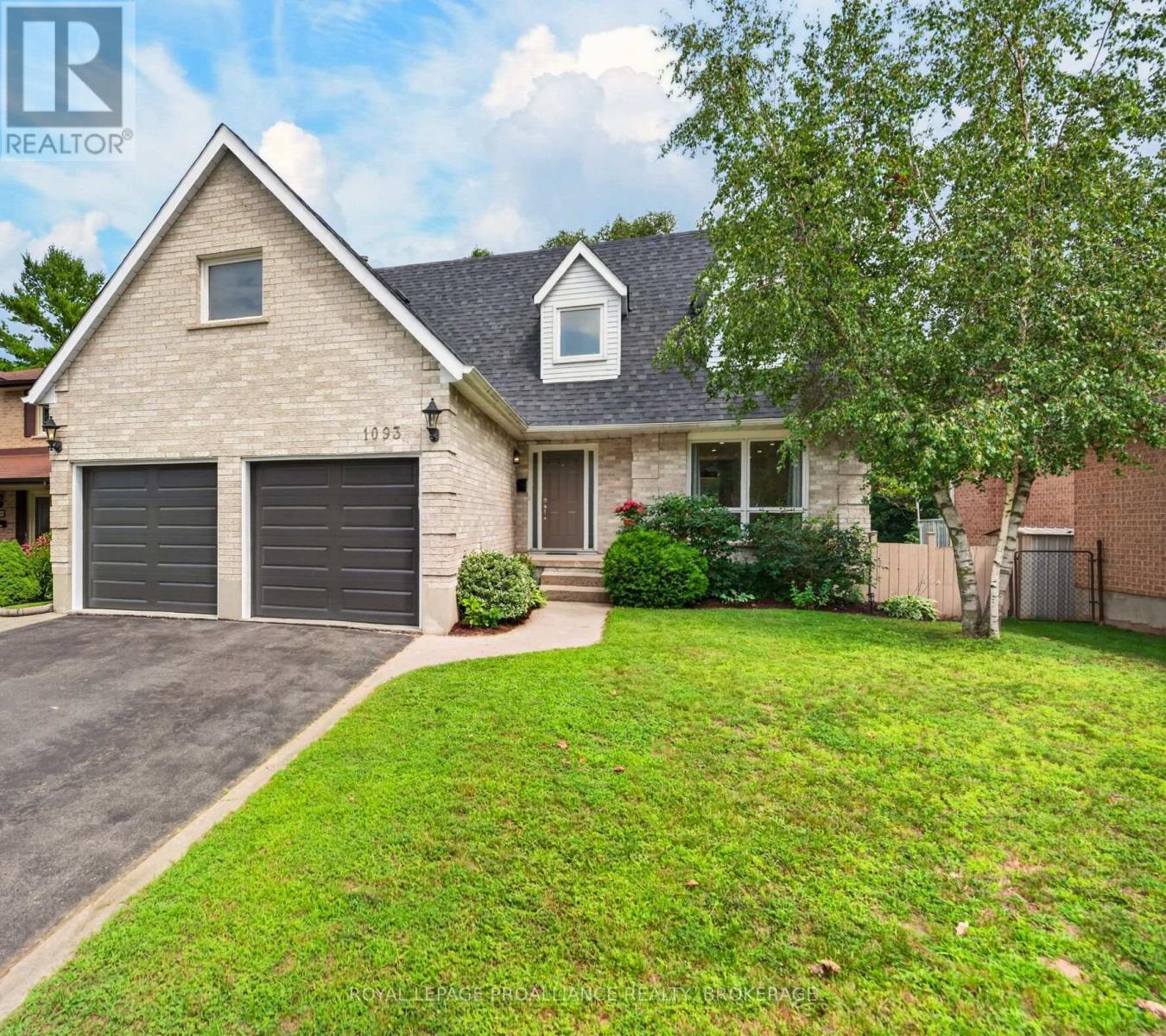 1093 BAUDER CRESCENT - 1
