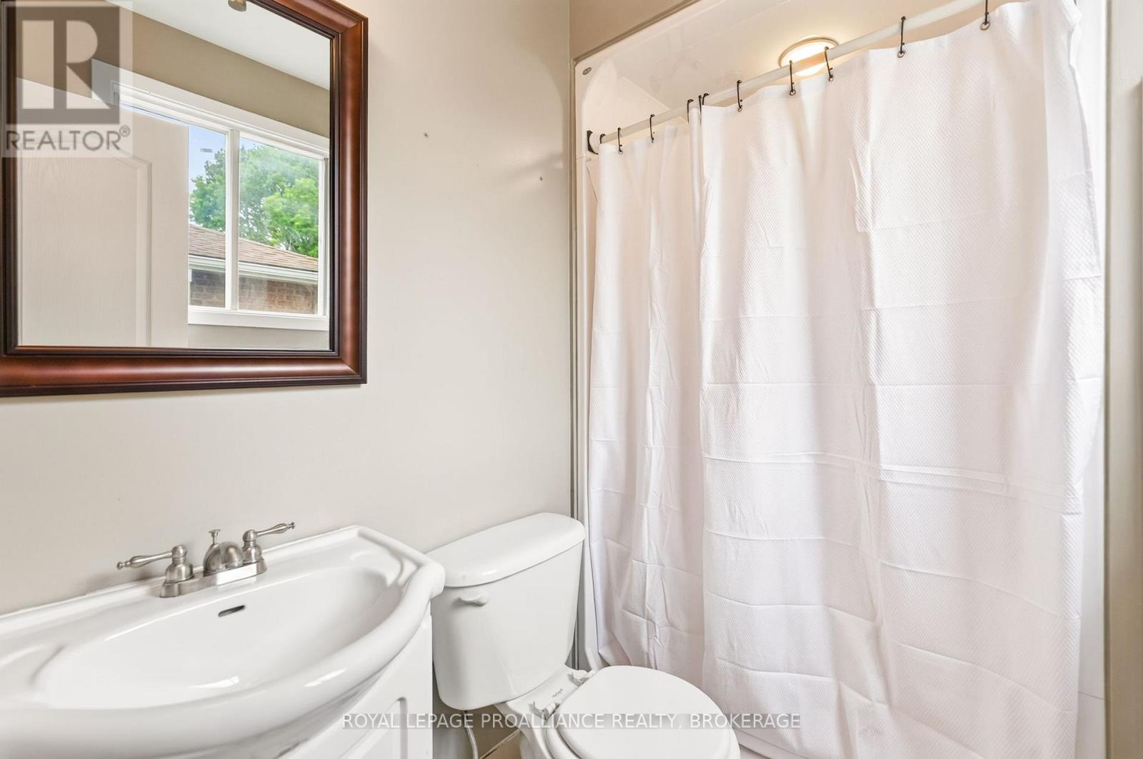 1093 BAUDER CRESCENT - Image 26