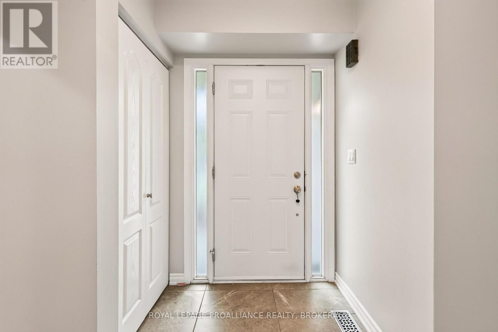 1093 BAUDER CRESCENT - Image 3