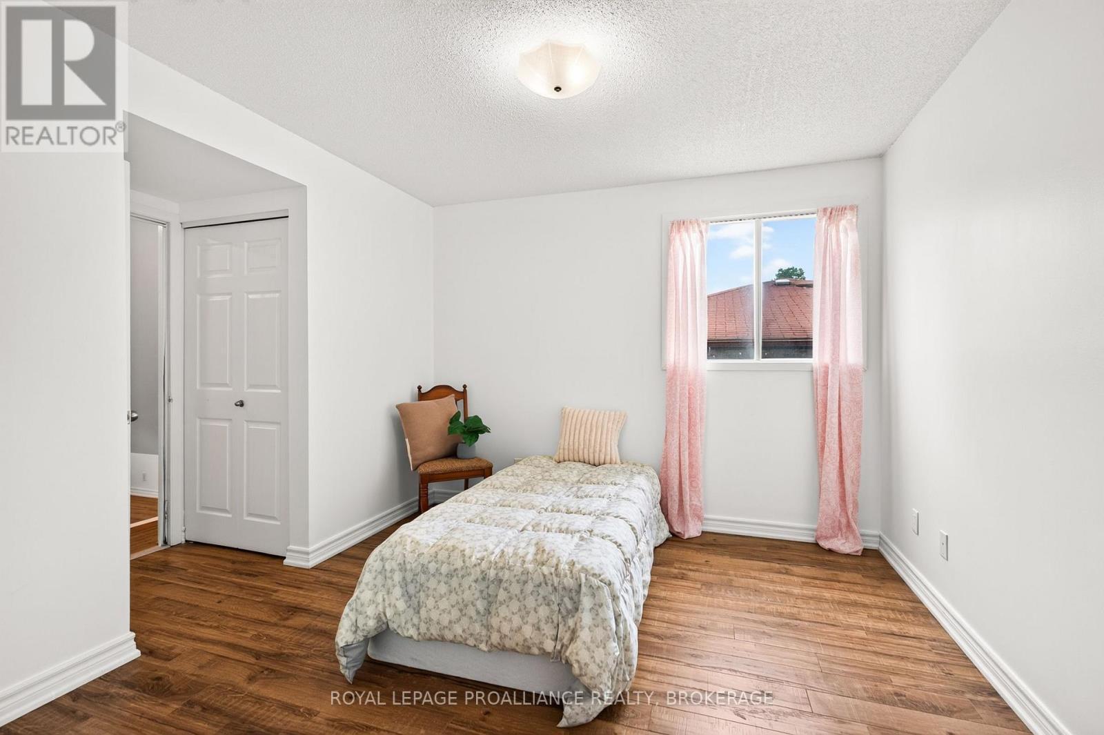 1093 BAUDER CRESCENT - Image 31