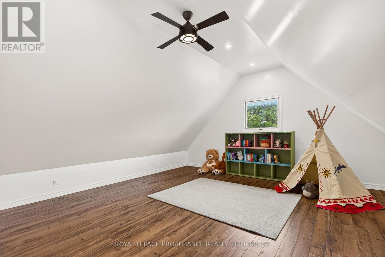 1093 BAUDER CRESCENT - Image 35
