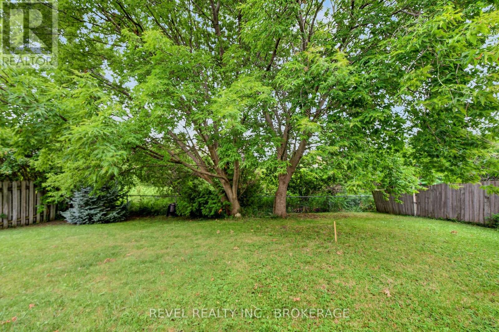 986 KILLARNEY CRESCENT - 34