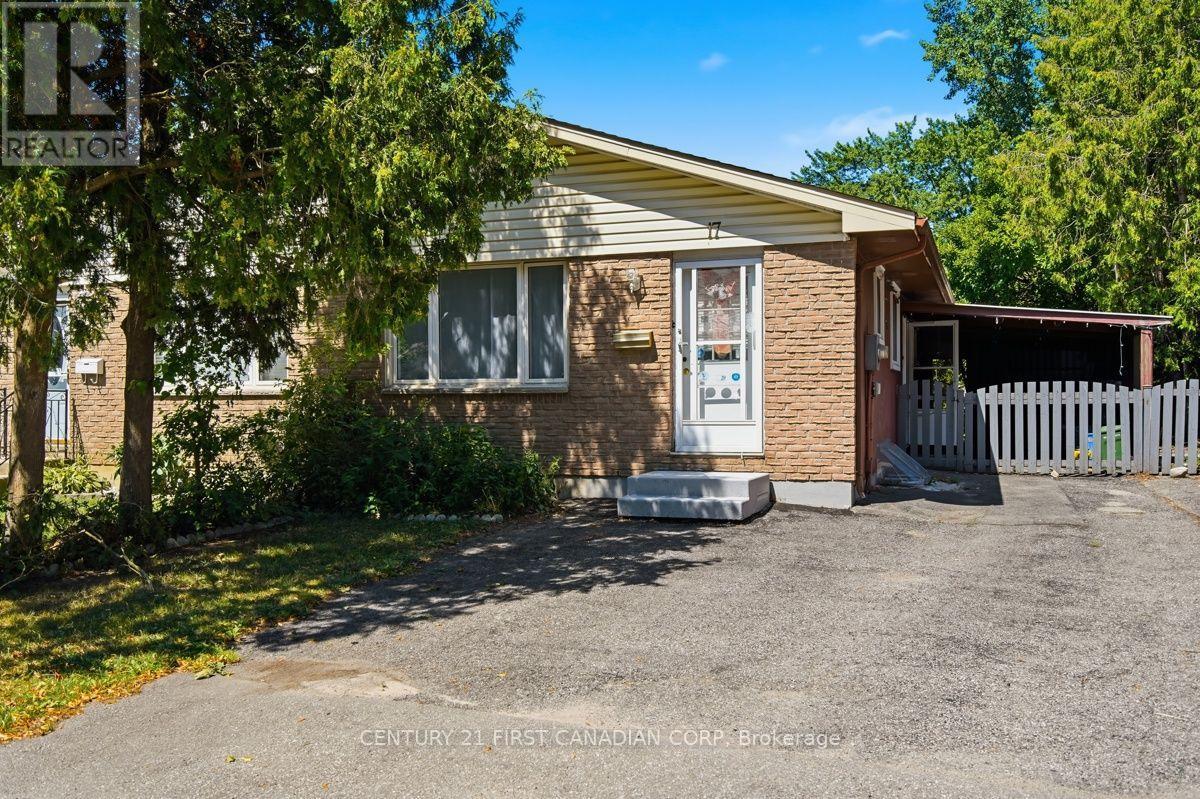 17 EDGEMERE CRESCENT - 1