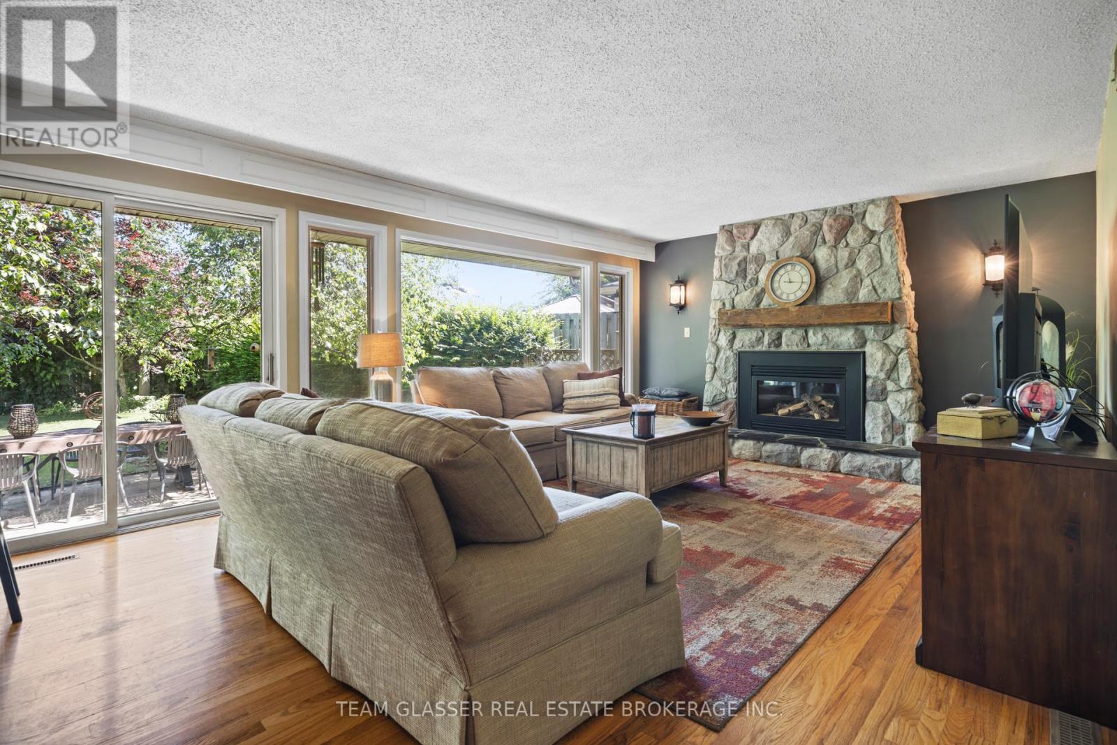 20 PARKVIEW DRIVE - Image 12
