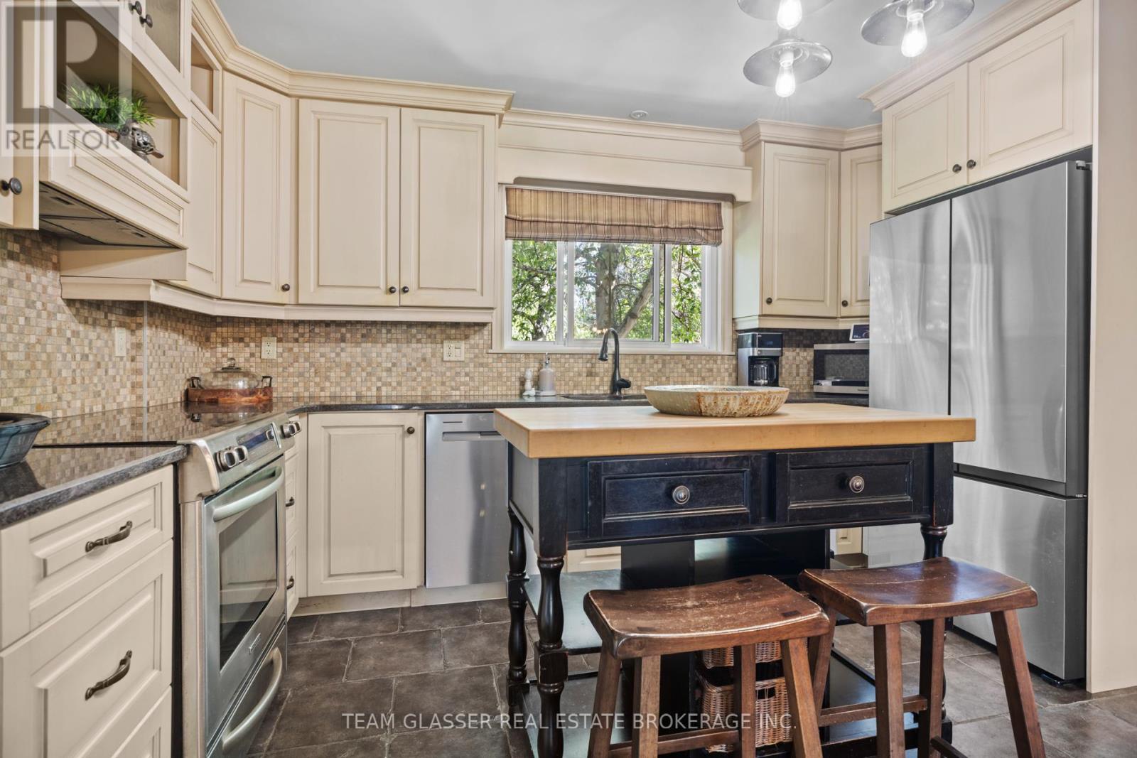 20 PARKVIEW DRIVE - Image 17