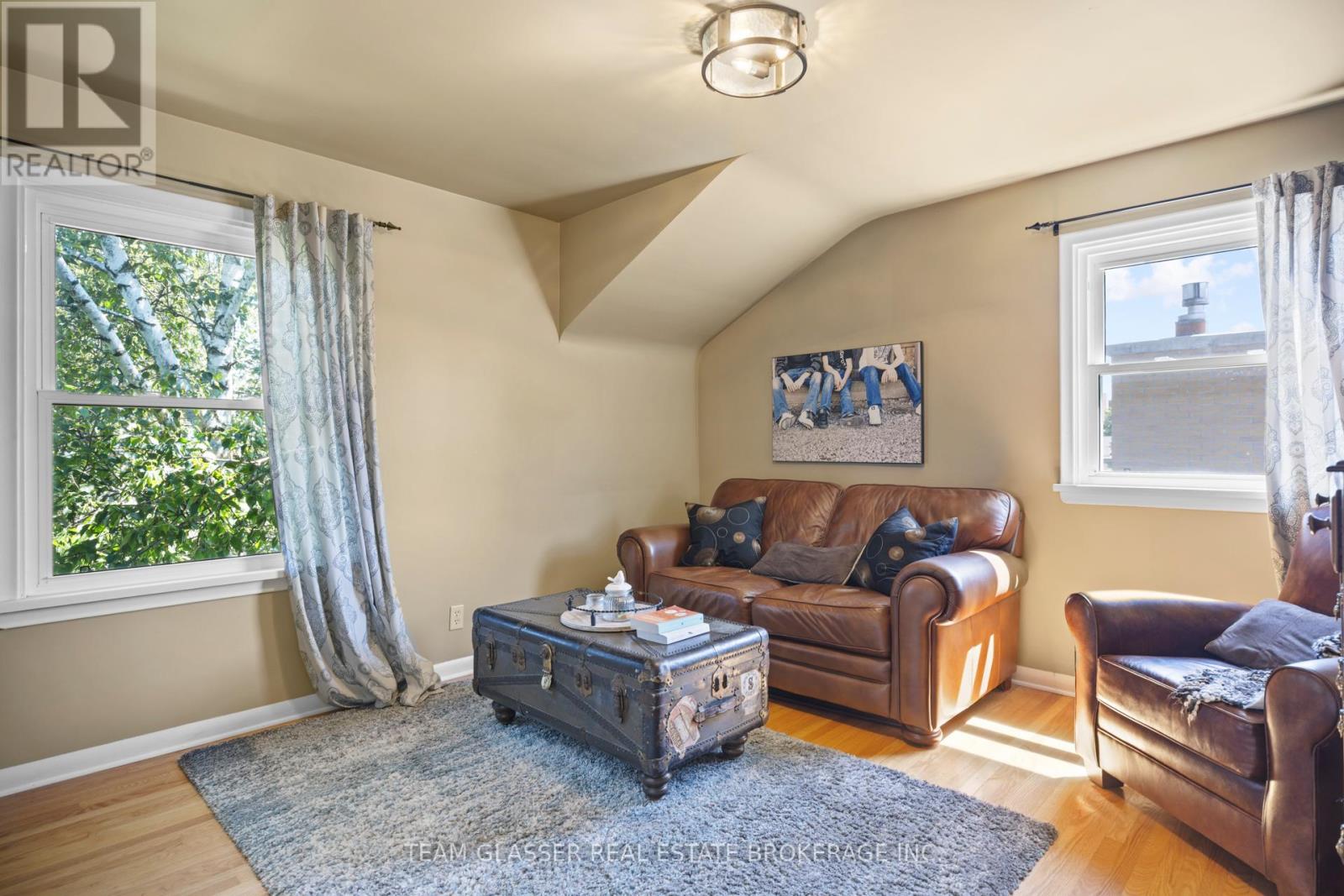 20 PARKVIEW DRIVE - Image 32