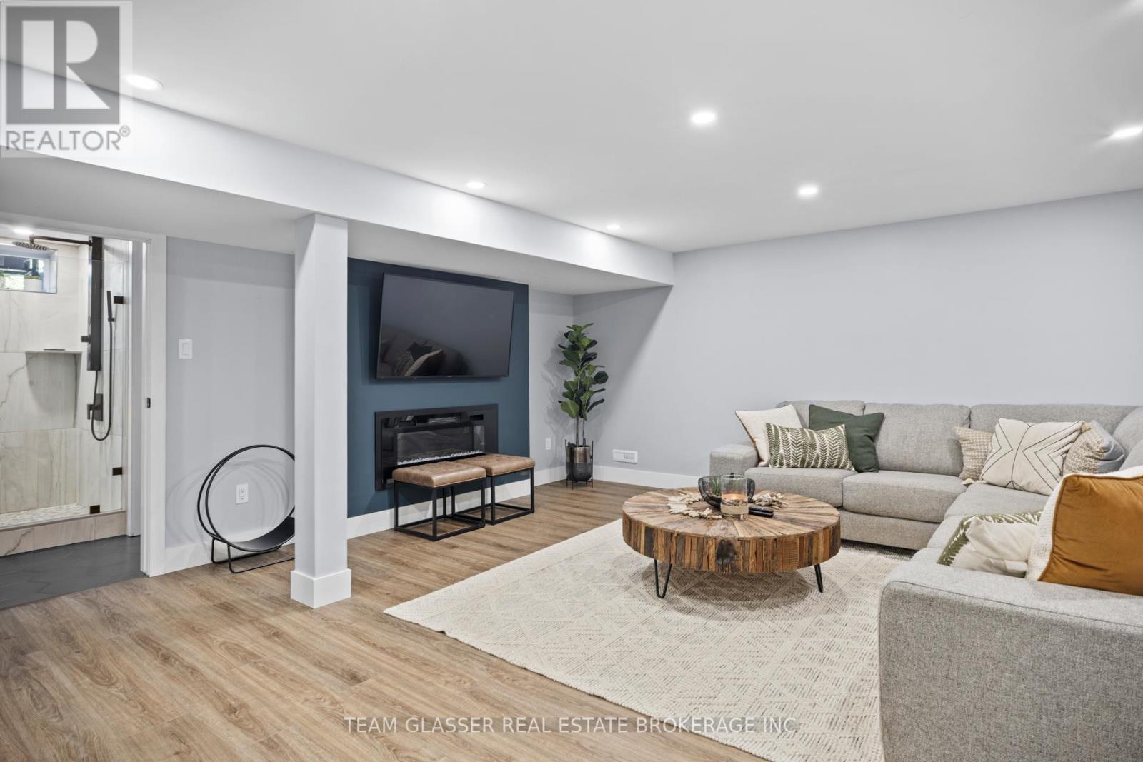 20 PARKVIEW DRIVE - Image 33