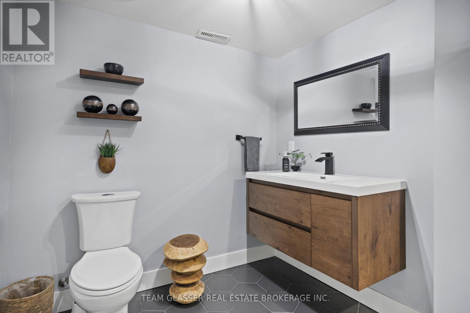 20 PARKVIEW DRIVE - Image 38