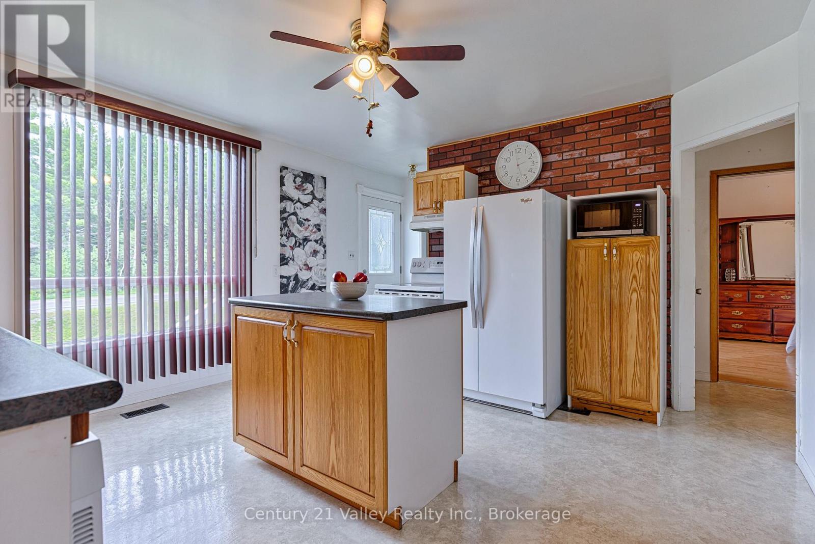 33949 41 HIGHWAY - Image 17