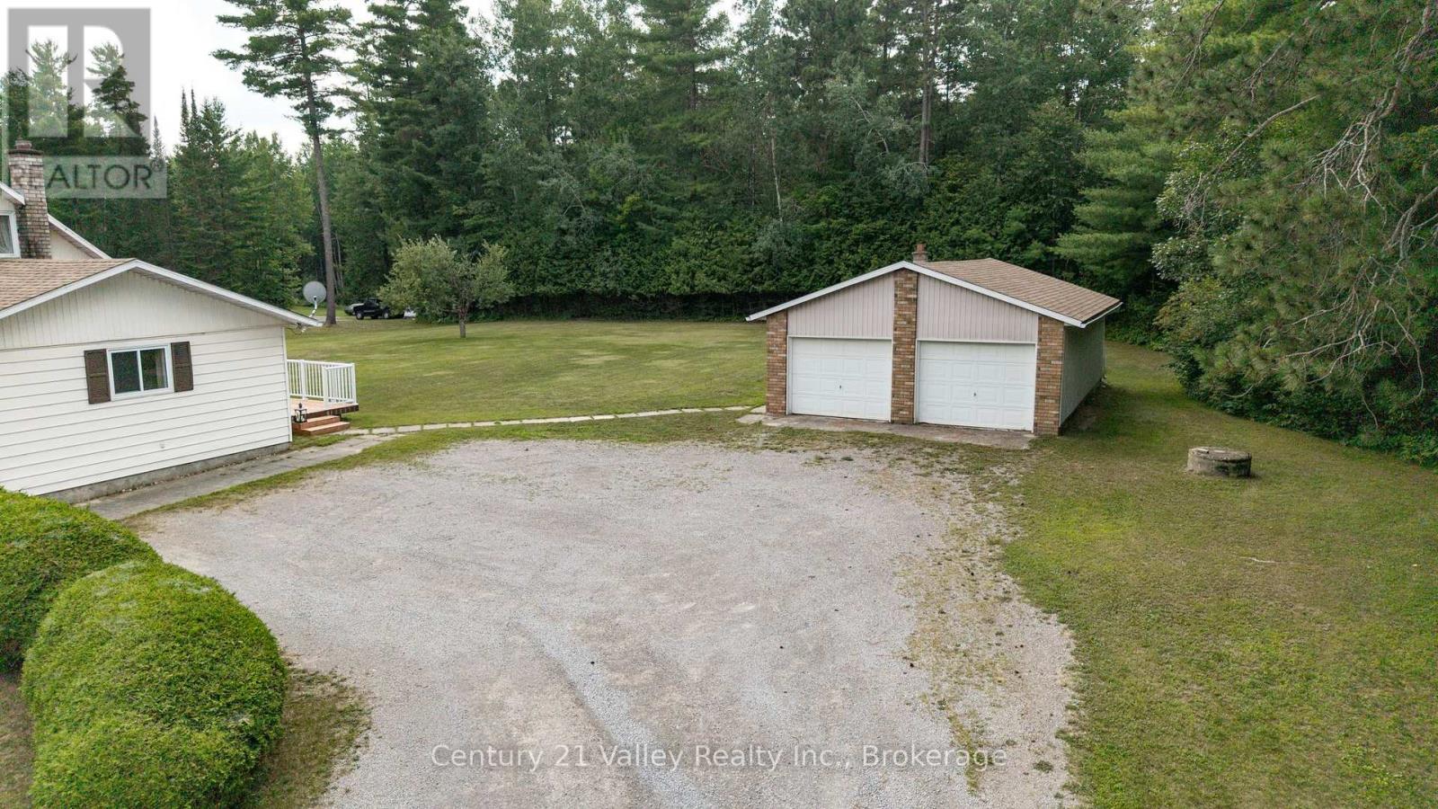 33949 41 HIGHWAY - Image 33