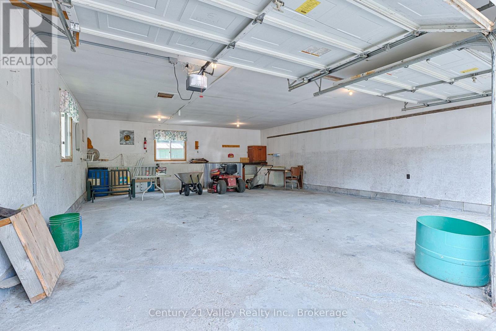 33949 41 HIGHWAY - Image 34