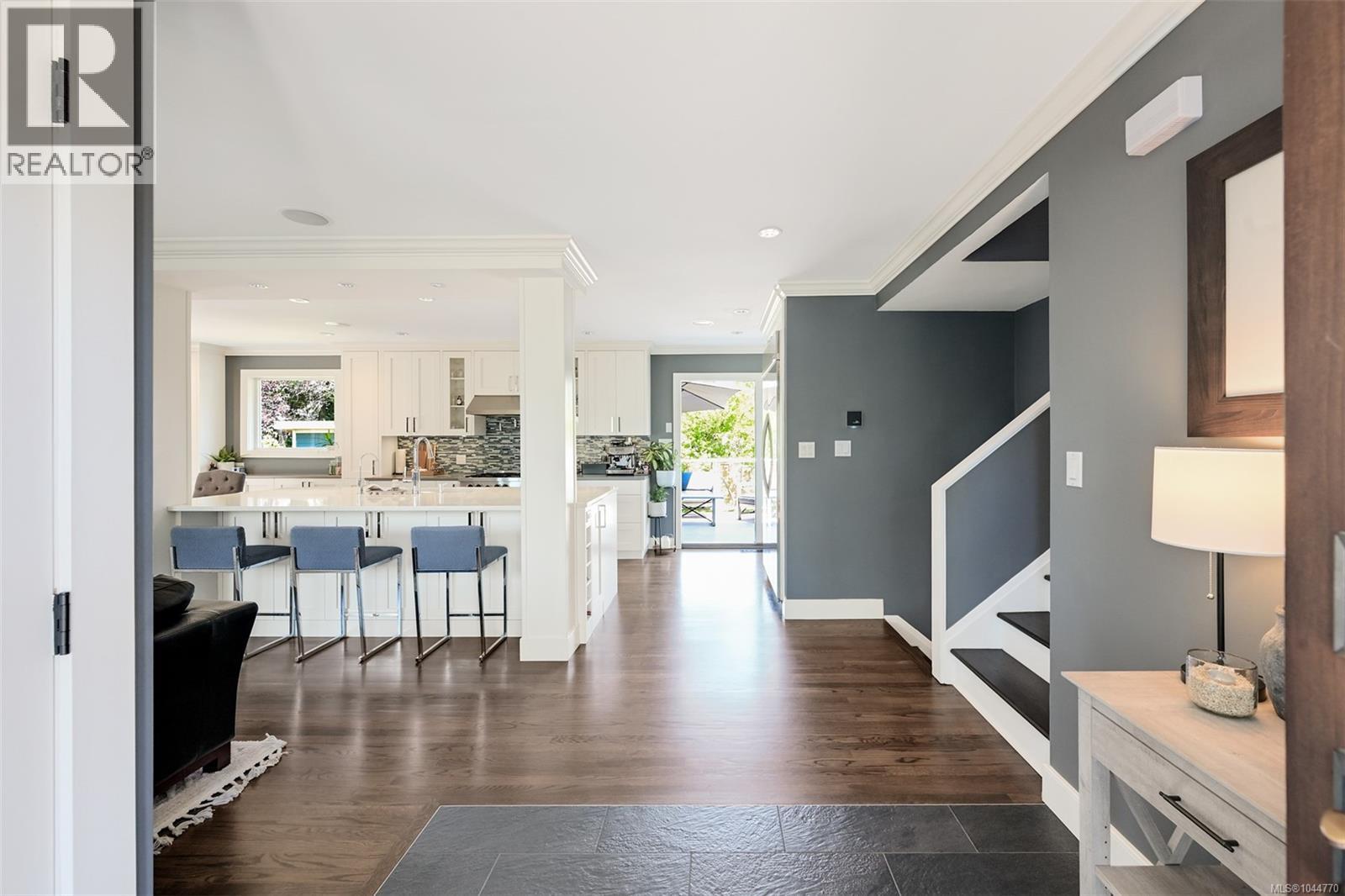  1762 Midgard Avenue, Saanich