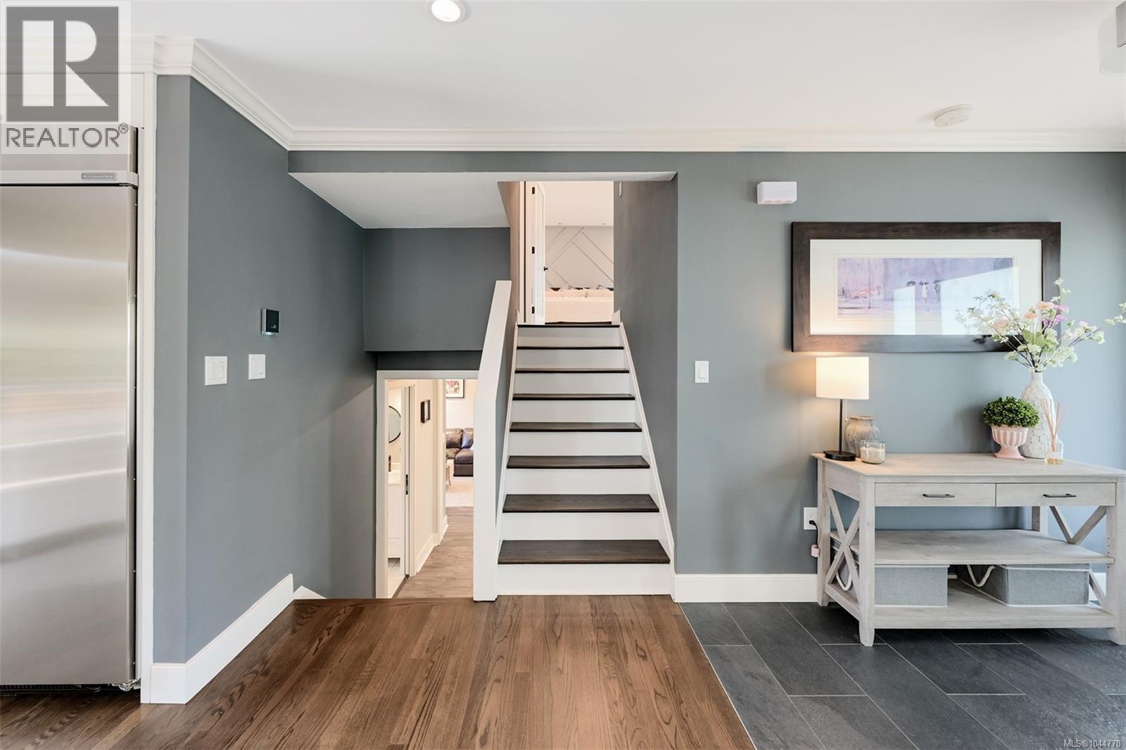  1762 Midgard Avenue, Saanich