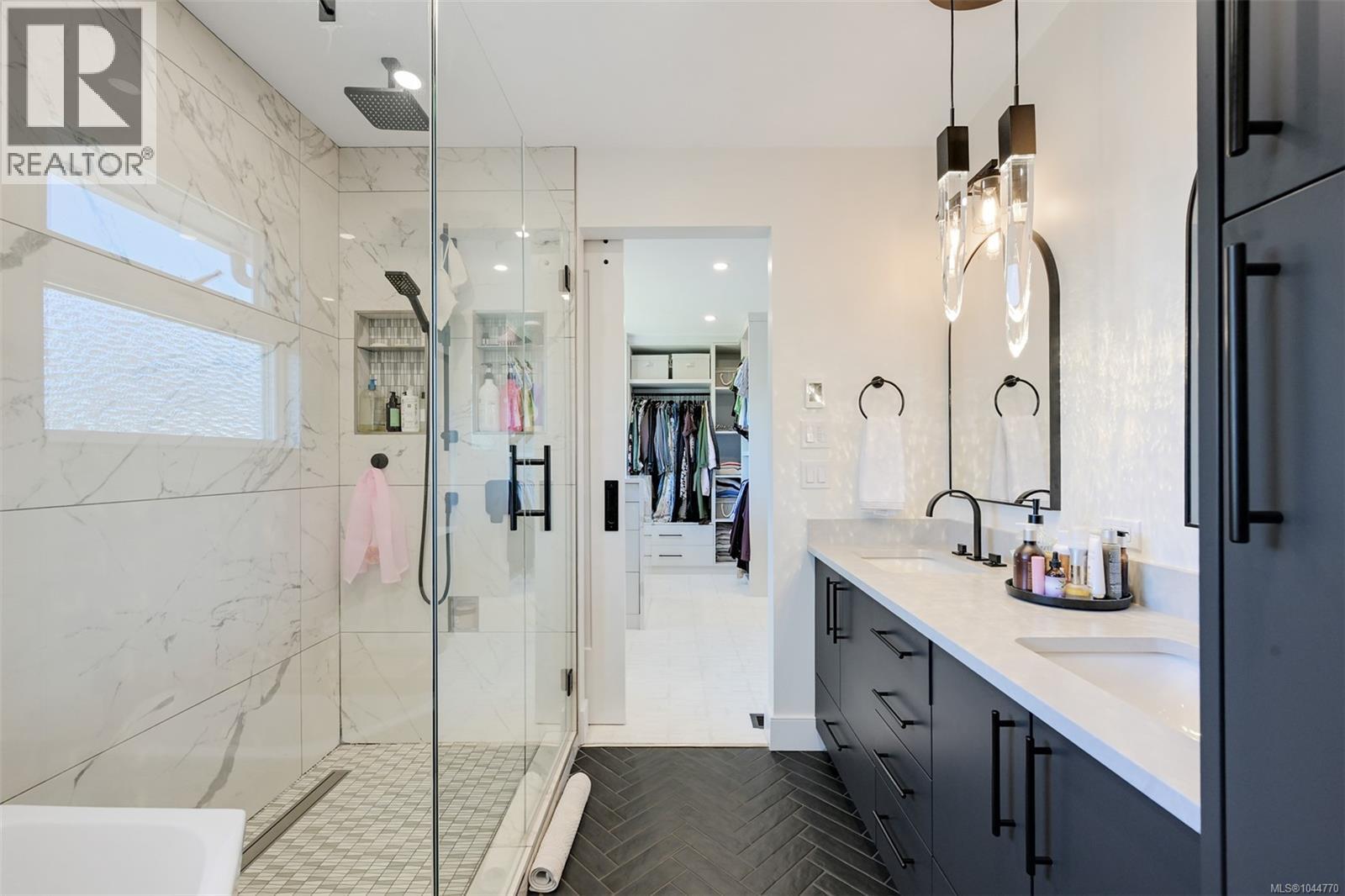  1762 Midgard Avenue, Saanich