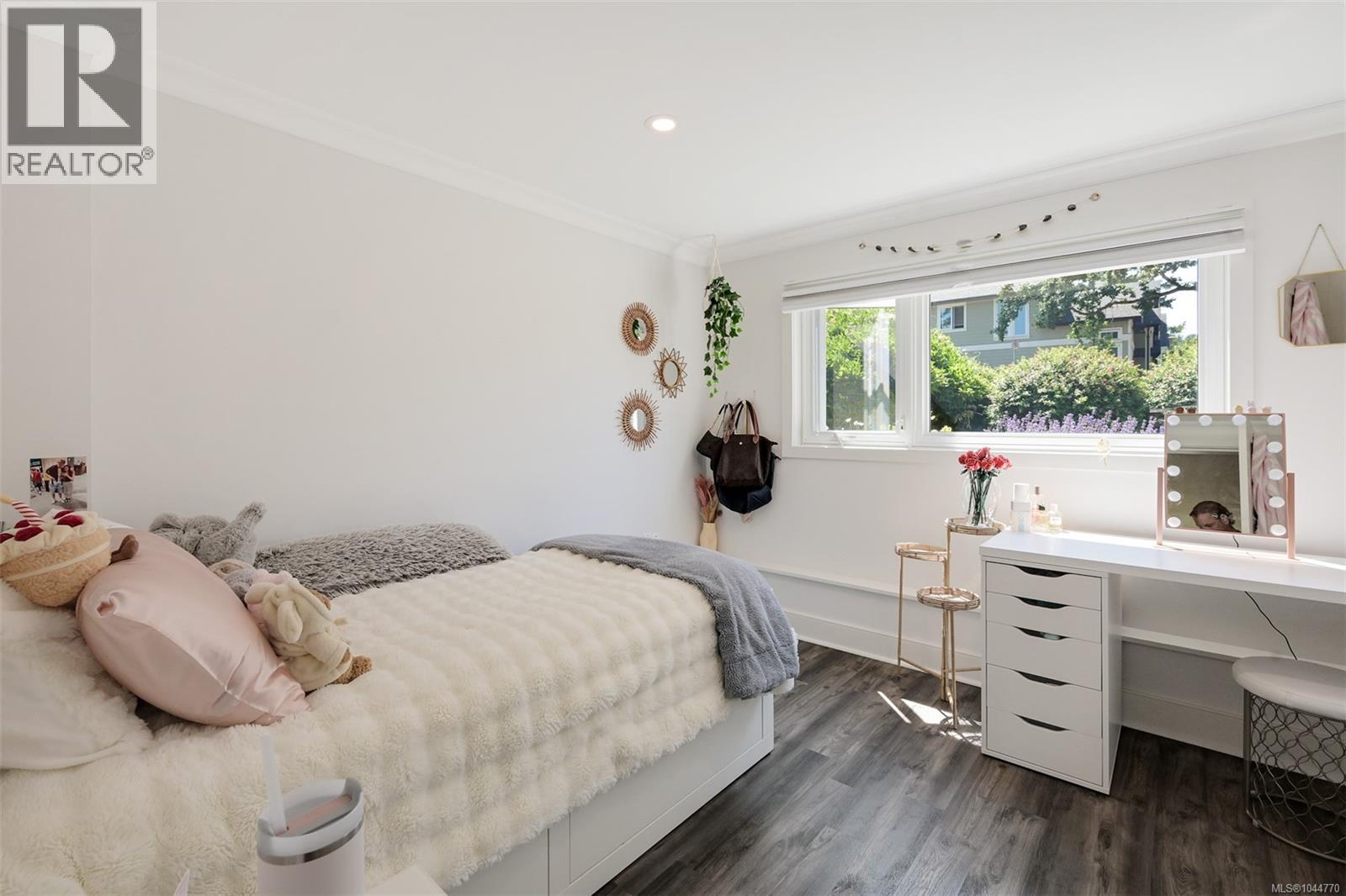  1762 Midgard Avenue, Saanich