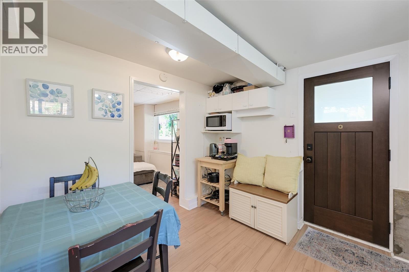  1762 Midgard Avenue, Saanich