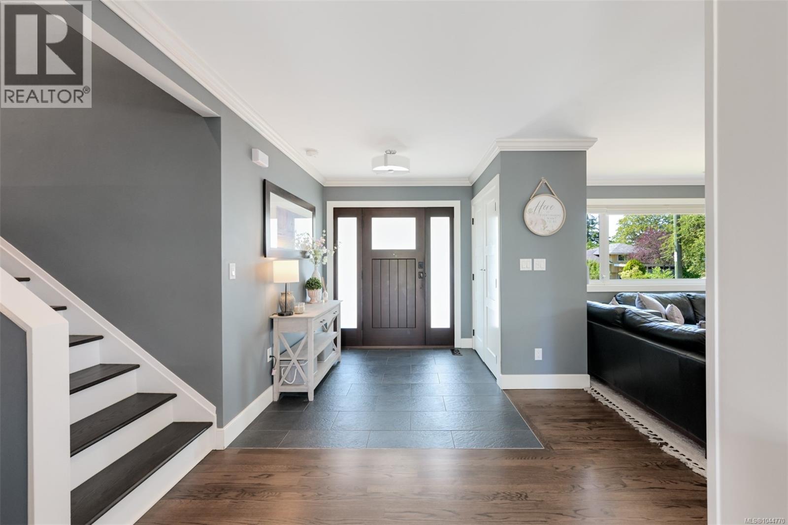  1762 Midgard Avenue, Saanich