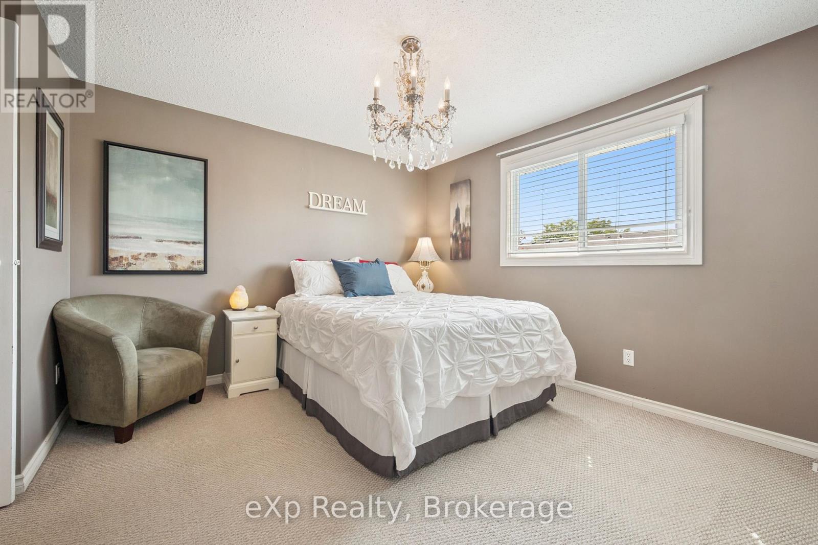 #44 40 SILVERCREEK PARKWAY N - Image 11