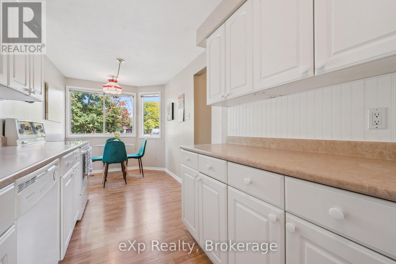 #44 40 SILVERCREEK PARKWAY N - 7