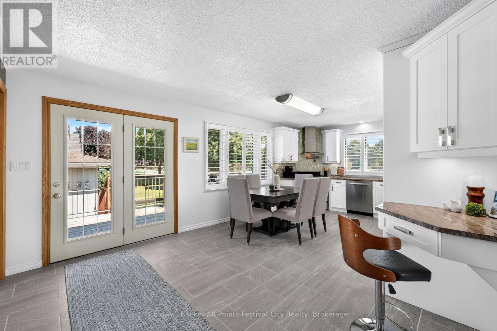 323 WARREN STREET - Image 20