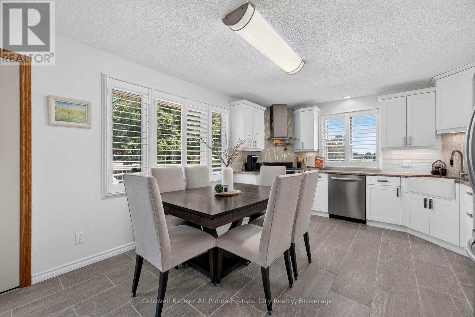 323 WARREN STREET - Image 22
