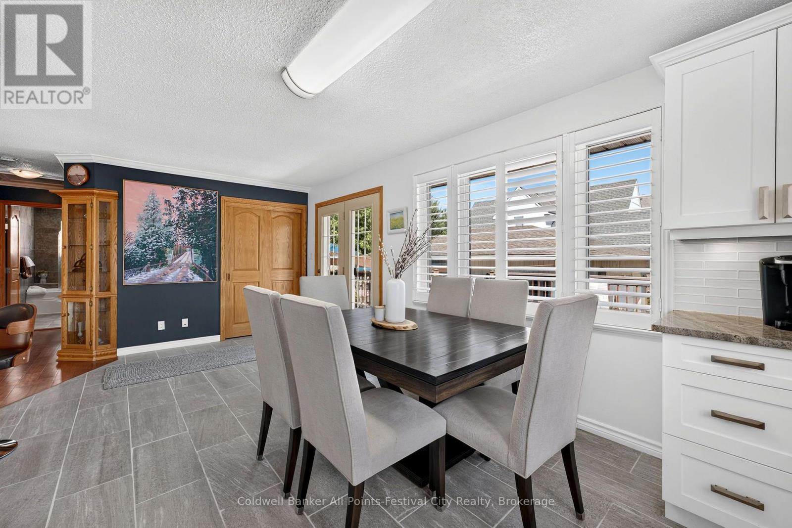 323 WARREN STREET - Image 25