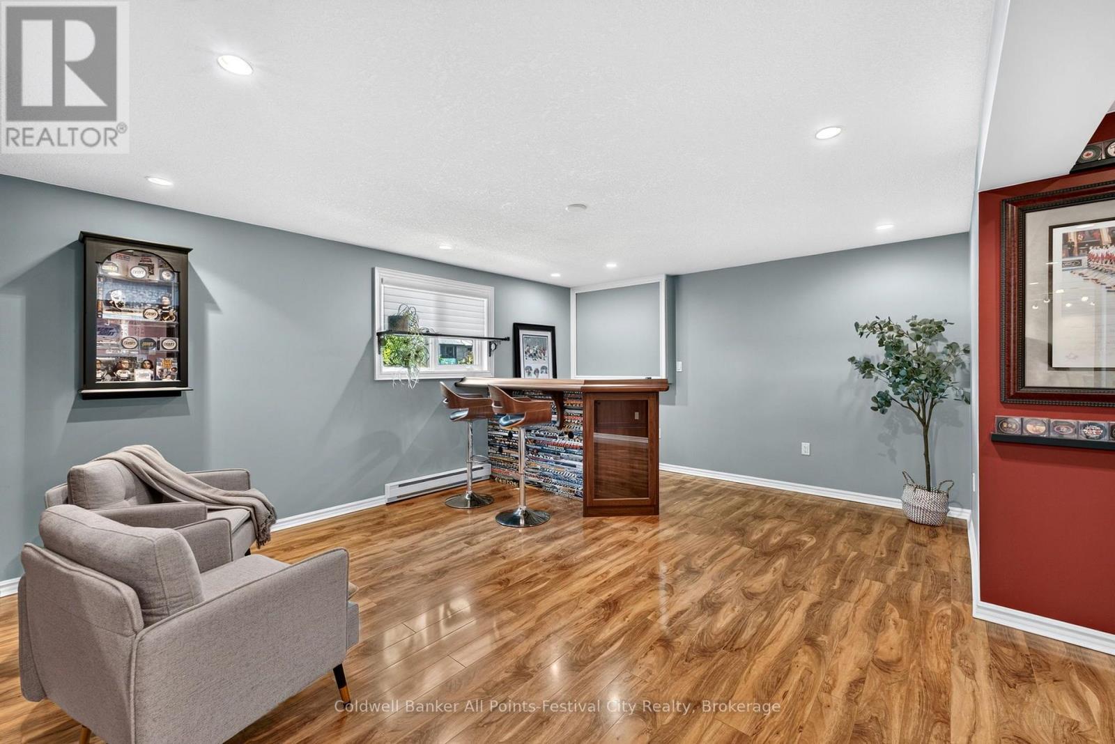323 WARREN STREET - Image 28