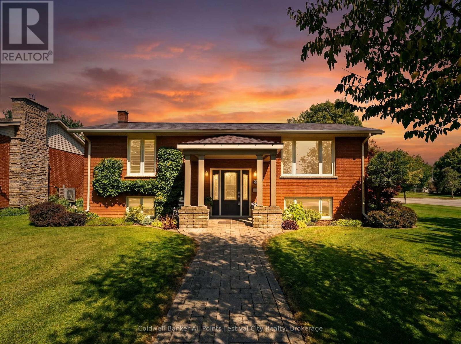 323 WARREN STREET - Image 4