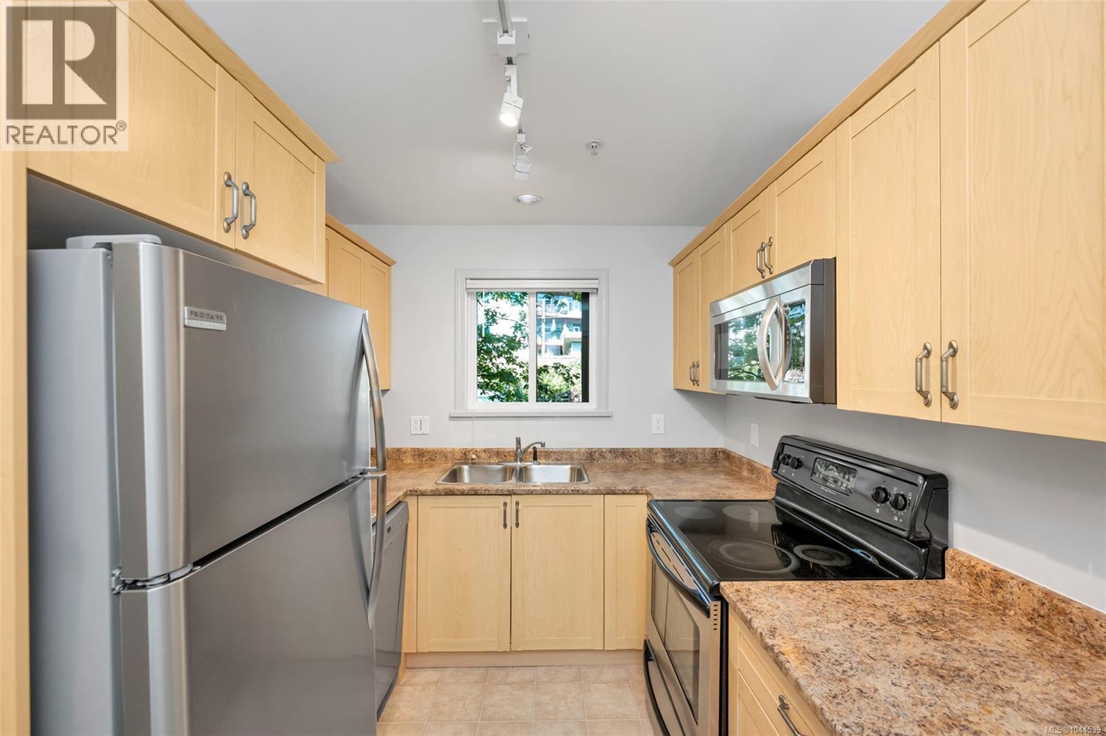 #214 655 Goldstream Ave - 12