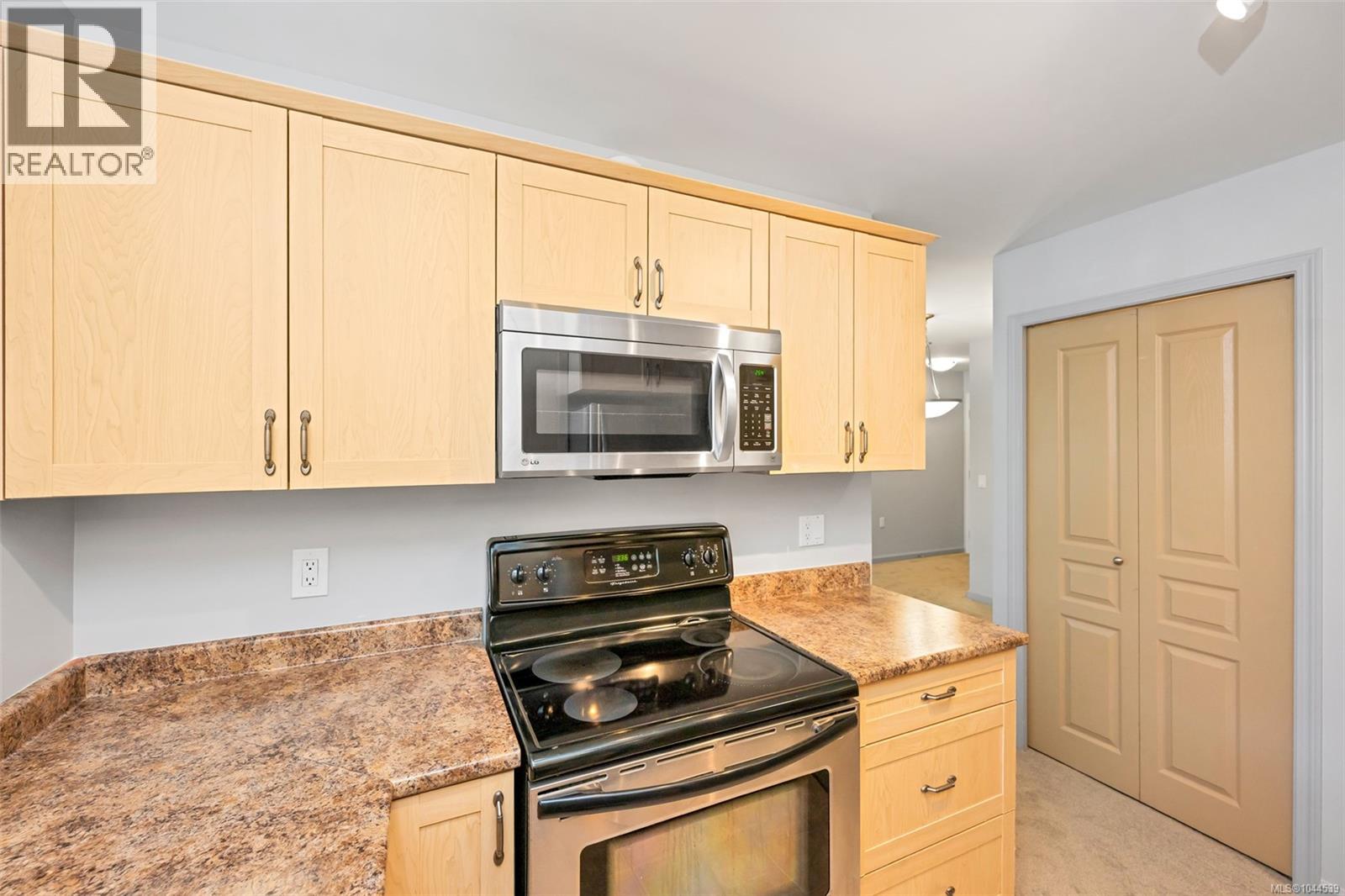 214 655 Goldstream Avenue, Langford