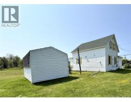 Bath (# pieces 1-6) - 10172 Route 113, Miscou, NB E8T2B4 Photo 6