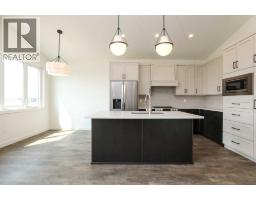 562 Malahat Green W - photo 5