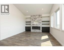 562 Malahat Green W, Lethbridge, AB T1J5W4 Photo 12