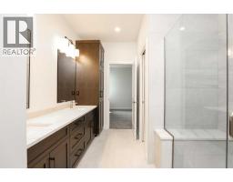 562 Malahat Green W, Lethbridge, AB T1J5W4 Photo 24