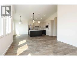 562 Malahat Green W, Lethbridge, AB T1J5W4 Photo 9