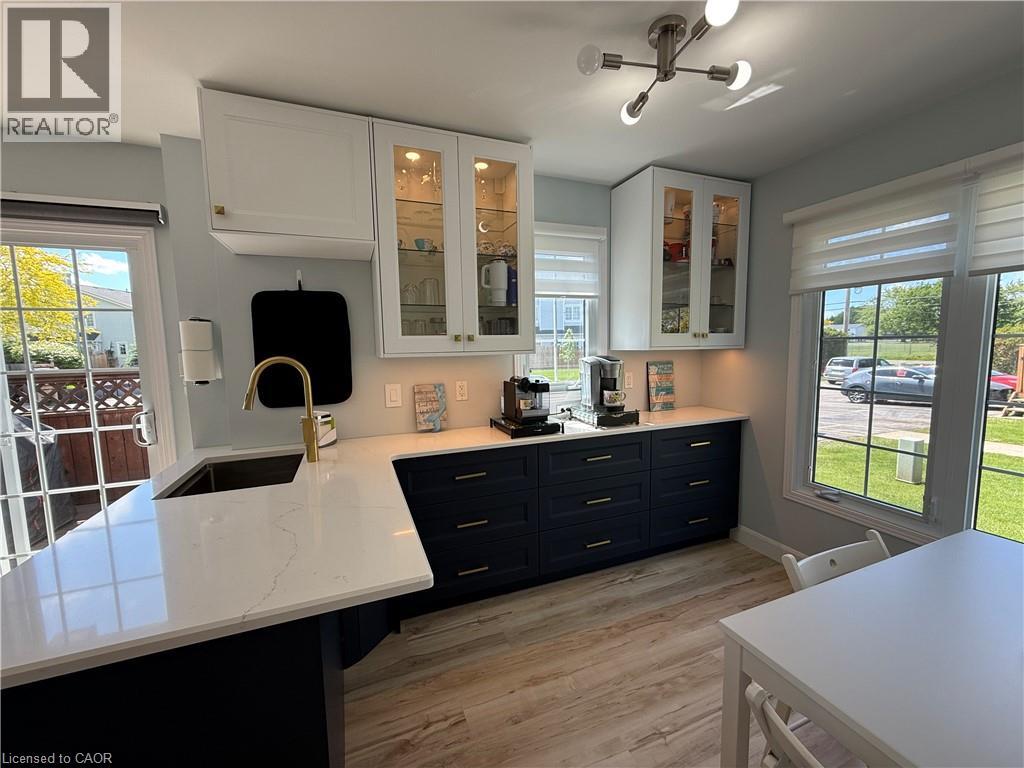 #17 14 NEW LAKESHORE Road - Image 8