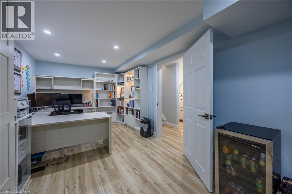 #17 14 NEW LAKESHORE Road - Image 32