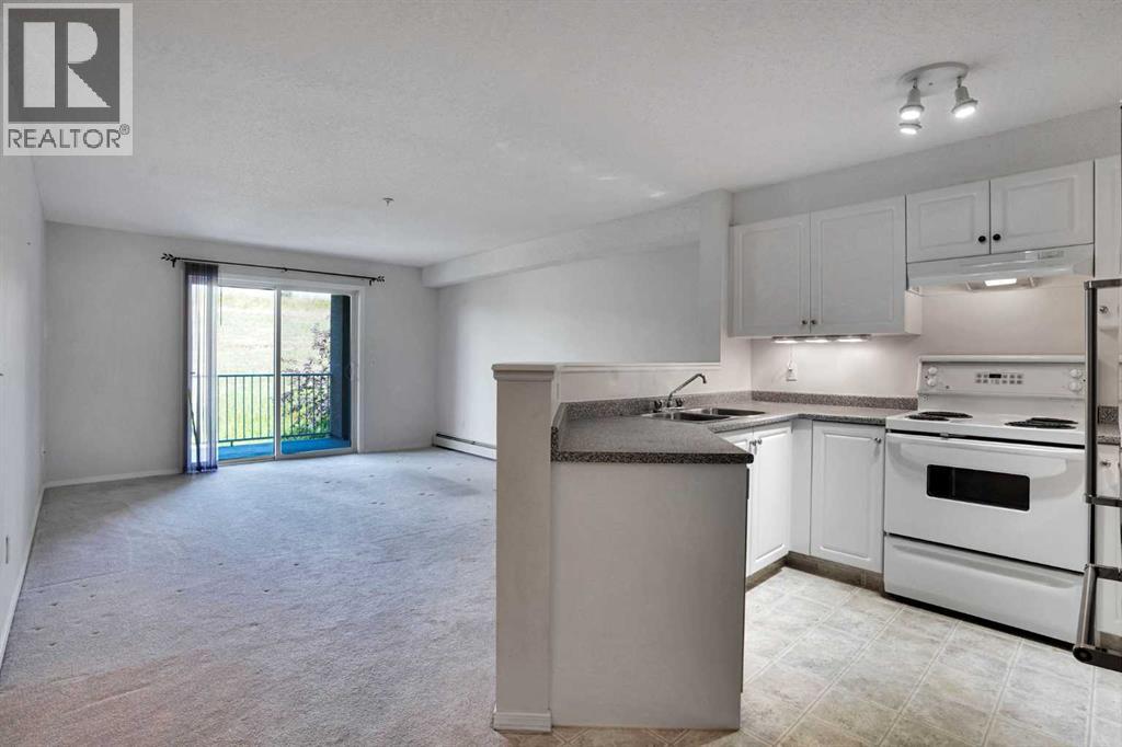 219, 4000 Citadel Meadow Point NW, Citadel, Calgary photo 3