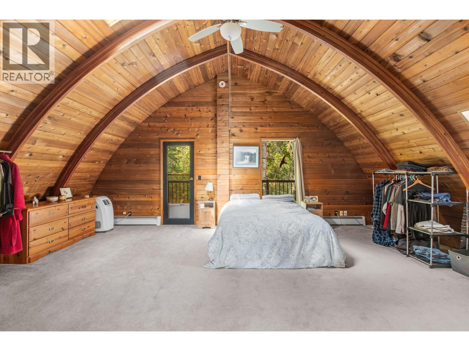  5261 Lakeshore Road Northeast, Salmon Arm