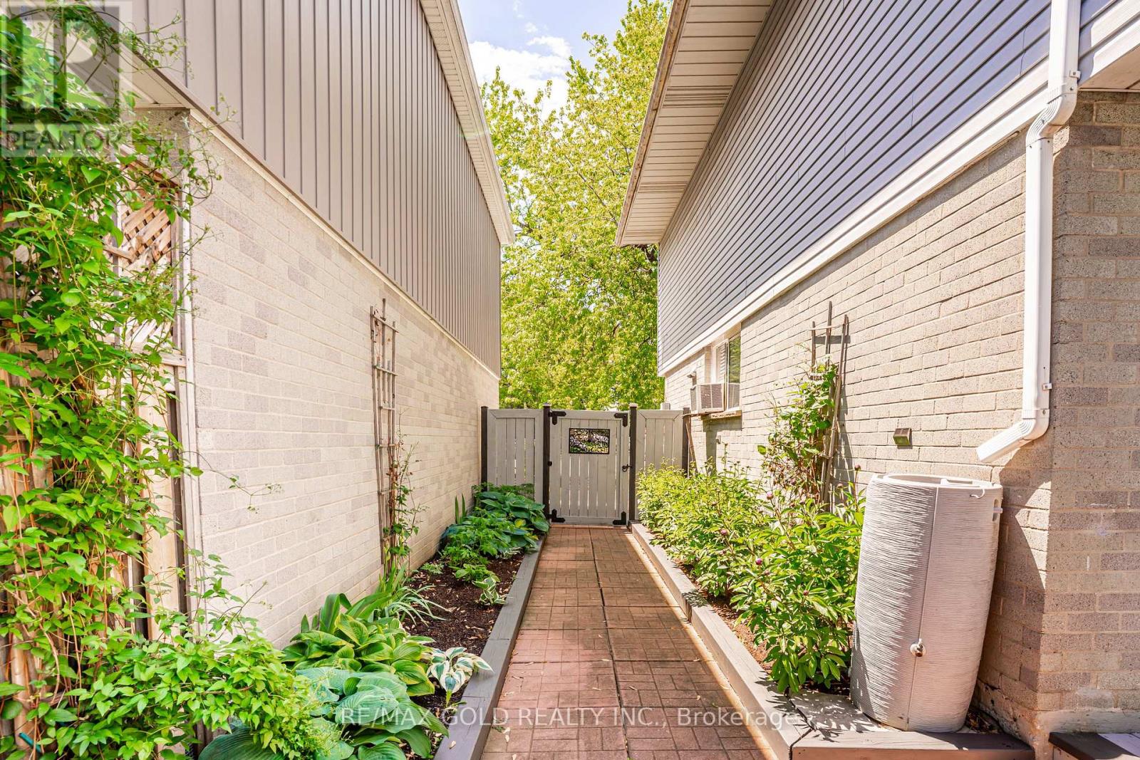 15 JACKMAN DRIVE - 39