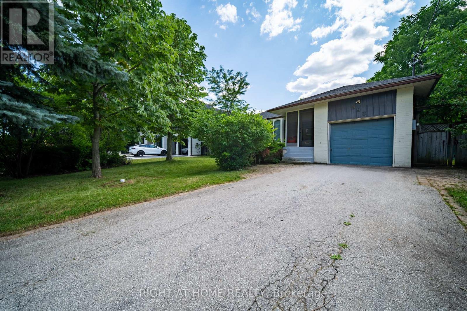 398 TENNYSON DRIVE - 14