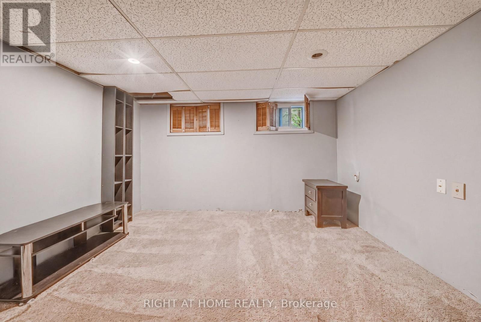398 TENNYSON DRIVE - 20